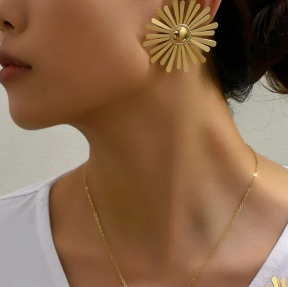 Golden Flower Girl earrings